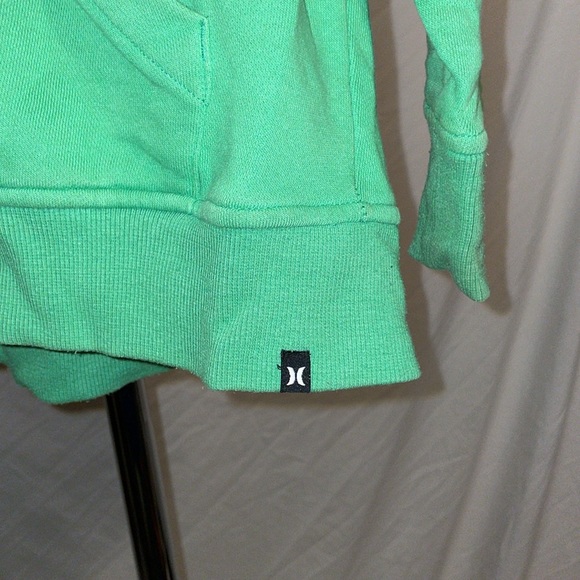 Hurley - Picture 3 of 8